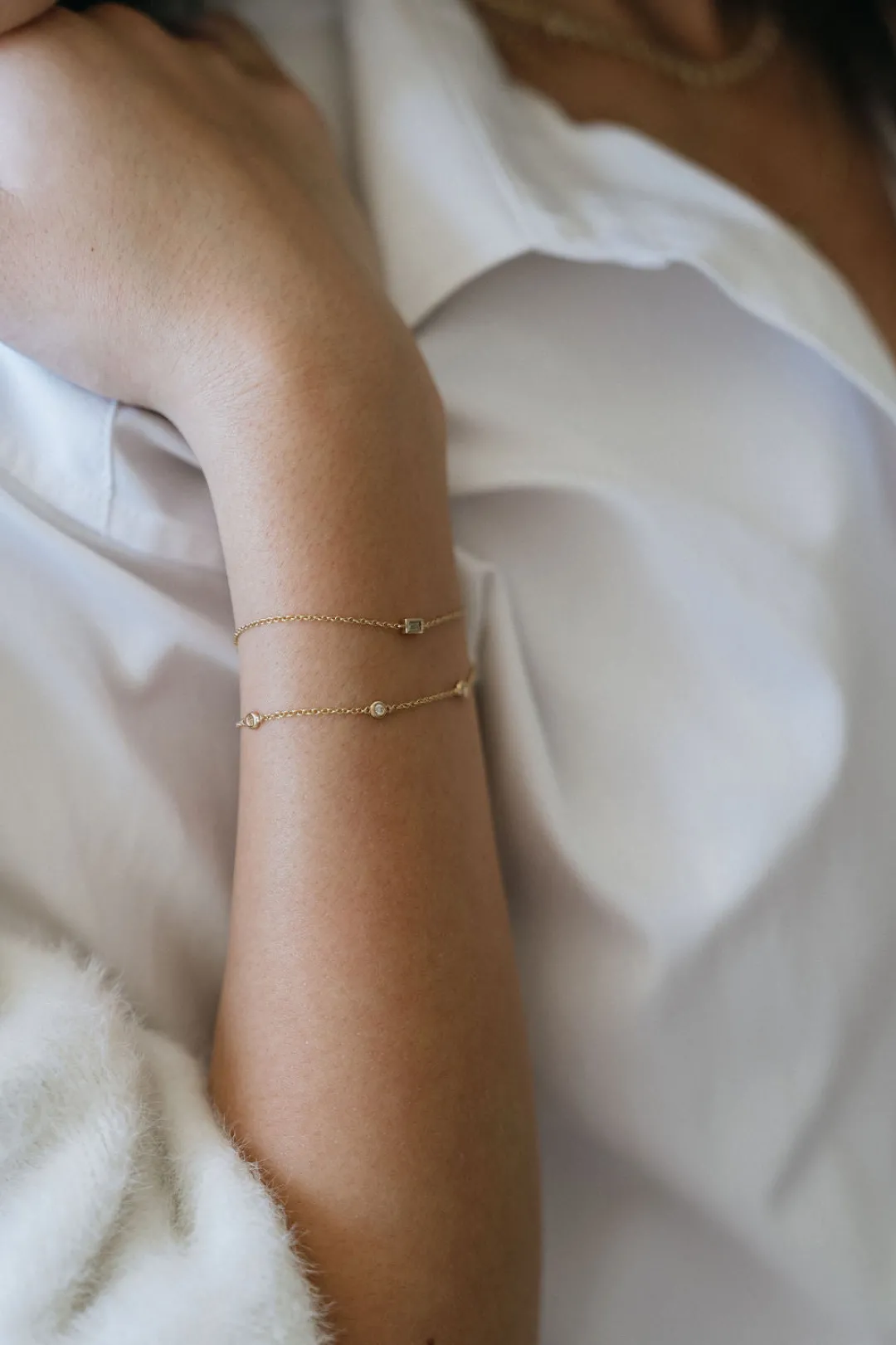 floating_bezeled_baguette_4.webp Mama Bijoux Floating Bezeled Baguette Diamond Bracelet New