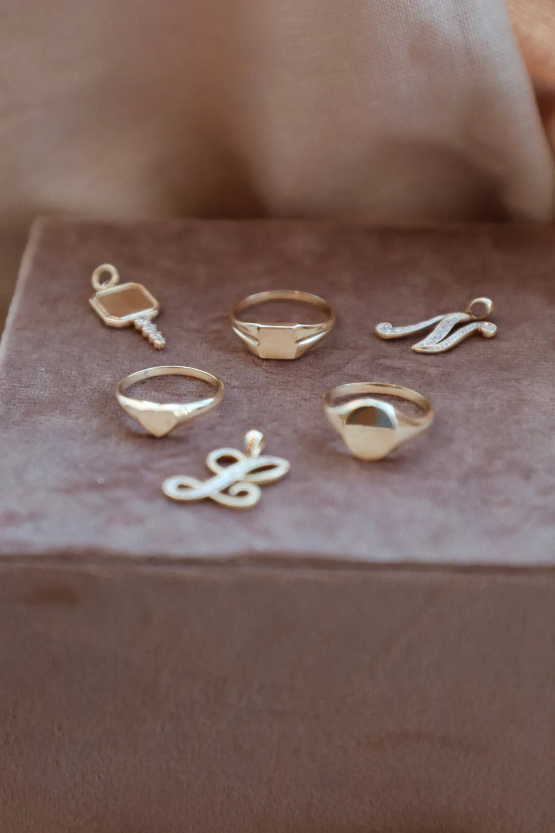 gold_heart_shaped_signet__6.webp Mama Bijoux Gold Heart Shaped Signet Ring Clearance