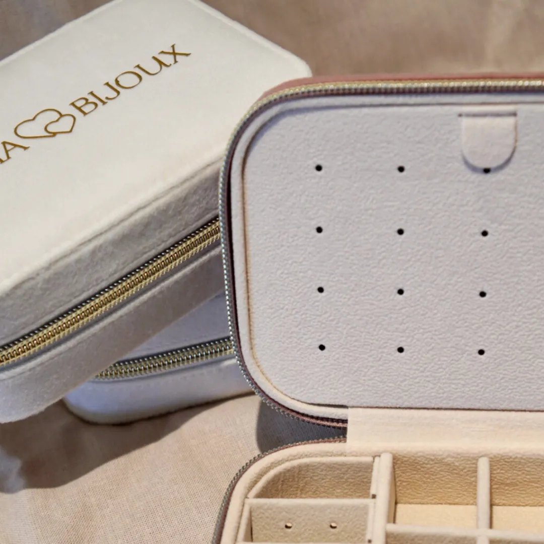 mama_bijoux_travel_jewelr_1.webp Mama Bijoux Travel Jewelry Case Sale