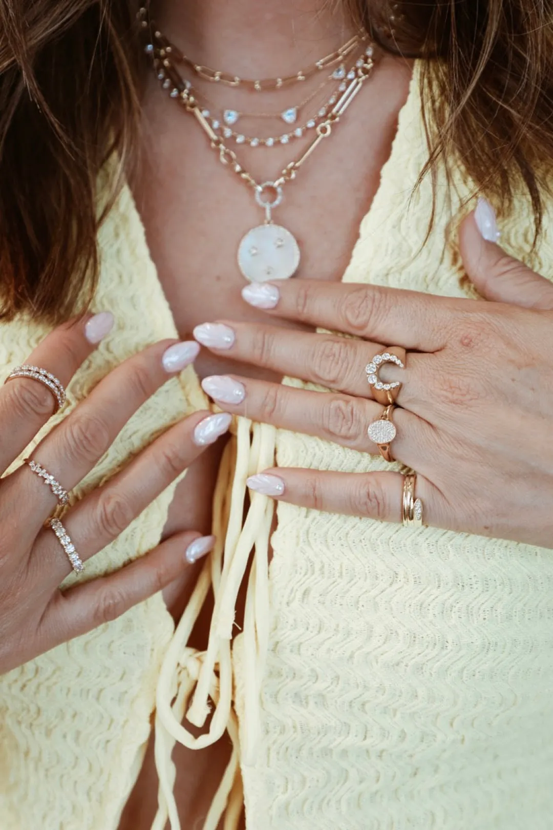 oval_pav_diamond_signet_r_6.webp Mama Bijoux Oval Pavé Diamond Signet Ring Fashion