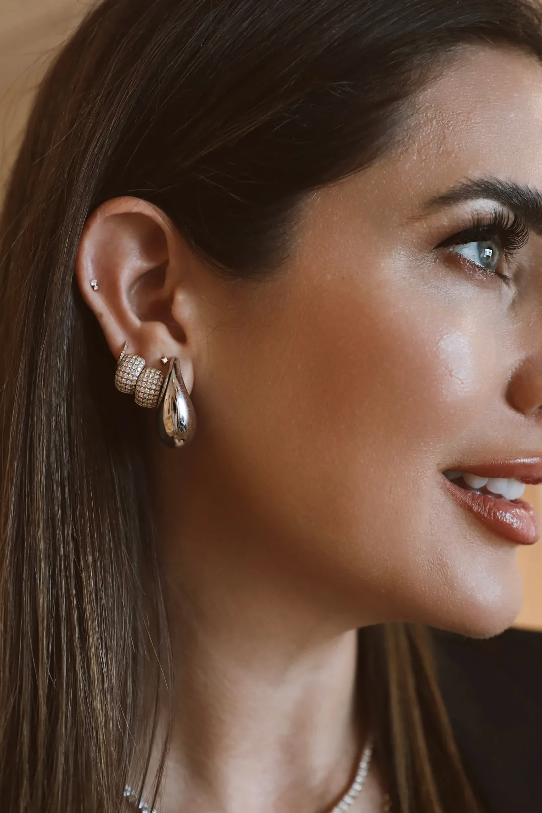 white_gold_large_teardrop_2.webp Mama Bijoux White Gold Large Teardrop Earrings Clearance